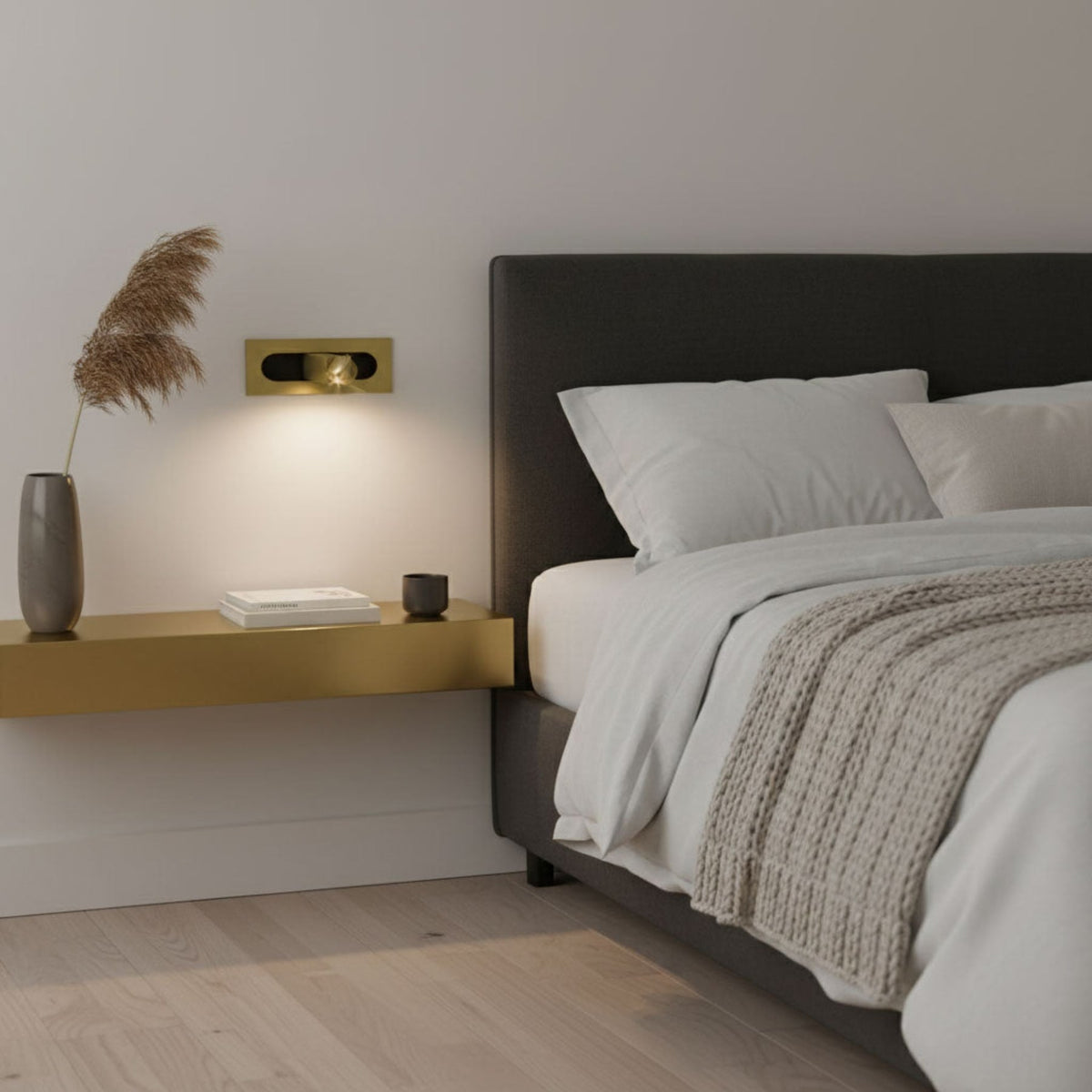 Metalen Wandlamp Met Compact Ontwerp En Zachte Lichtkleuren Voor Moderne Ruimtes