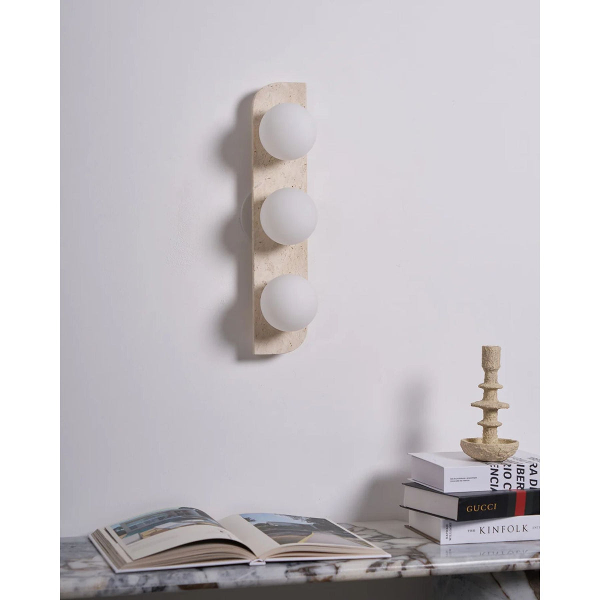 Travertin Wandlamp Met Meerdere Lichtpunten En Moderne Uitstraling