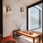 Industriële wandlamp van metaal en hout met E27-fitting