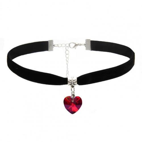 Choker van Fluweel met Hartvormige Hanger en Verlengketting