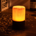 Houten Tafellamp Met Warm Licht En Snoerloos Ontwerp Voor Gezellige Hoeken