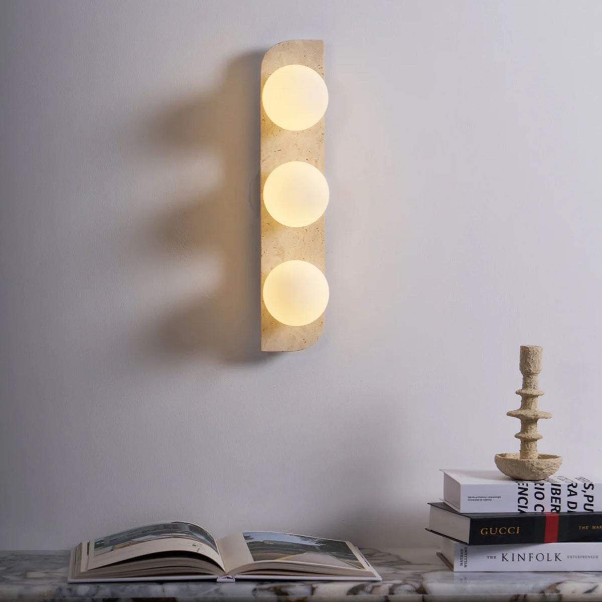 Travertin Wandlamp Met Meerdere Lichtpunten En Moderne Uitstraling