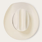 Gevlochten cowboyhoed van stro met decoratieve hoedband
