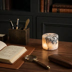 Marmeren Sfeerlamp met Draadloos Ontwerp en Sculpturale Uitstraling