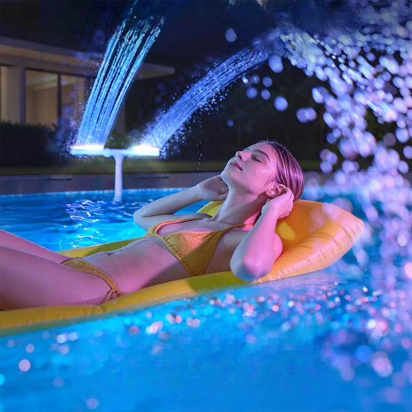 Zwembadfontein met Solar LED‑Verlichting en Verstelbare Waterbogen