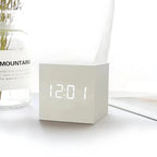 LED Wekker Met Houtlook Behuizing En Multifunctioneel Display