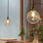 Vintage Hanglamp Met Gekraakt Glas En Warme Lichtuitstraling