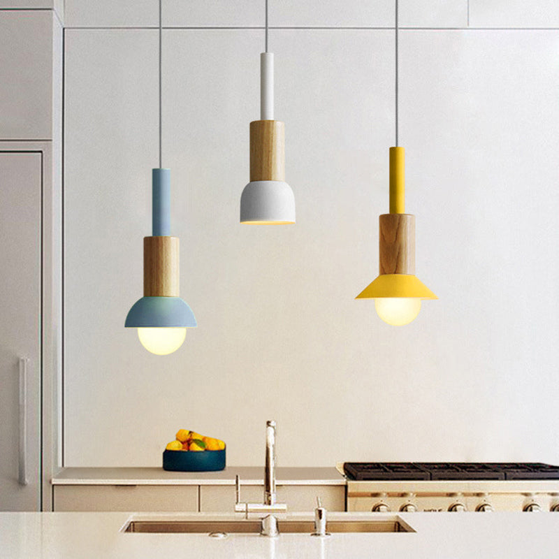 Houten Hanglamp Met Moderne Vorm En Strakke Scandinavische Afwerking