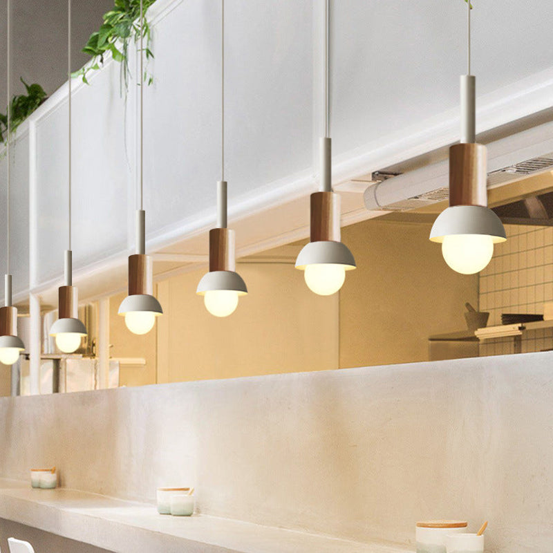 Houten Hanglamp Met Moderne Vorm En Strakke Scandinavische Afwerking