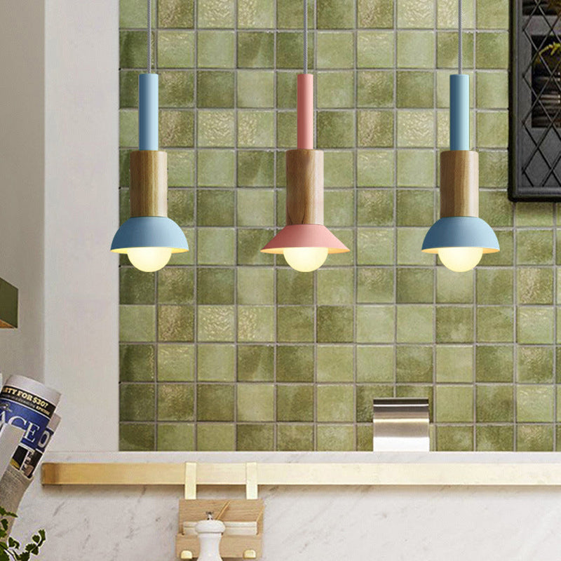 Houten Hanglamp Met Moderne Vorm En Strakke Scandinavische Afwerking