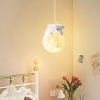 Minimalistische Hanglamp Met Strakke Vorm En Verstelbare Lichtval
