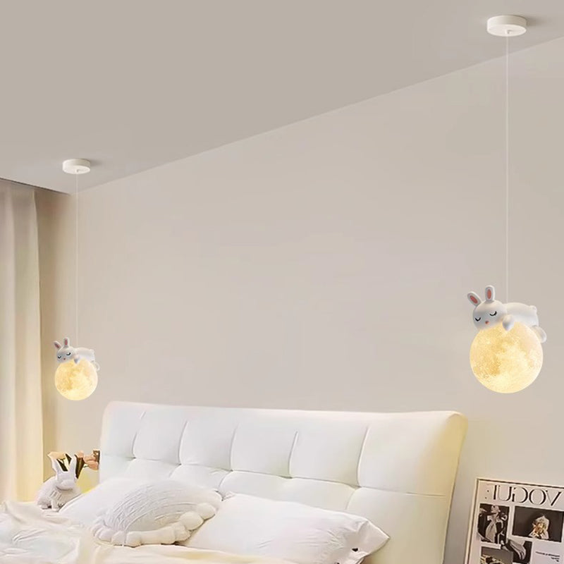 Minimalistische Hanglamp Met Strakke Vorm En Verstelbare Lichtval