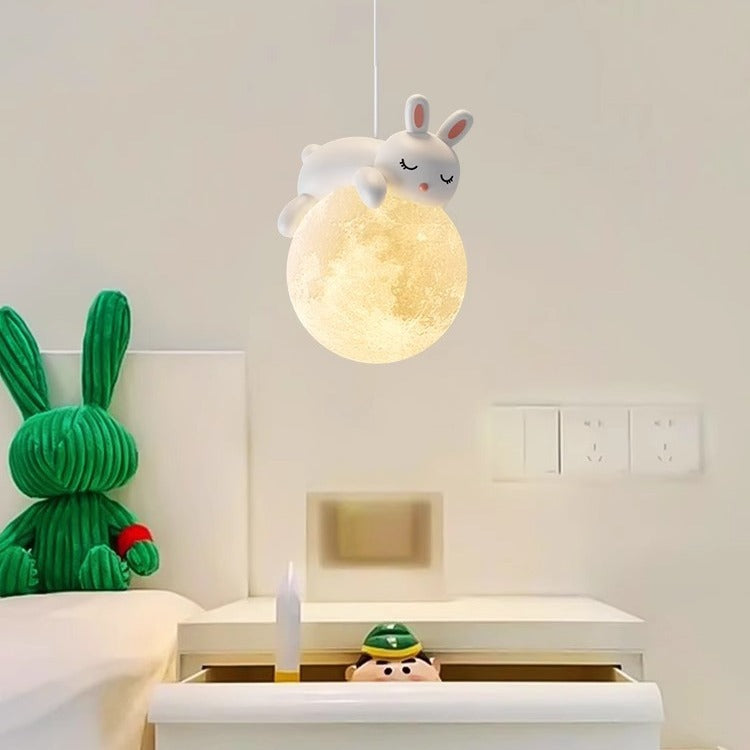 Minimalistische Hanglamp Met Strakke Vorm En Verstelbare Lichtval