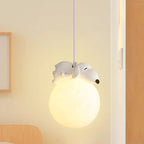 Minimalistische Hanglamp Met Strakke Vorm En Verstelbare Lichtval