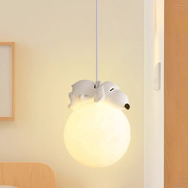 Minimalistische Hanglamp Met Strakke Vorm En Verstelbare Lichtval