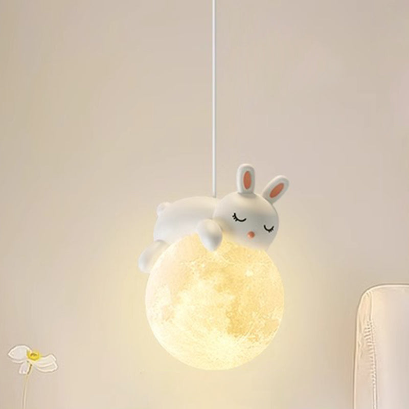 Minimalistische Hanglamp Met Strakke Vorm En Verstelbare Lichtval