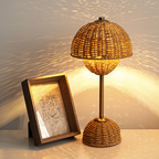 Handgemaakte Bamboe Tafellamp met Warm Licht voor een Sfeervol Interieur