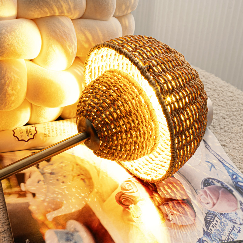 Handgemaakte Bamboe Tafellamp met Warm Licht voor een Sfeervol Interieur