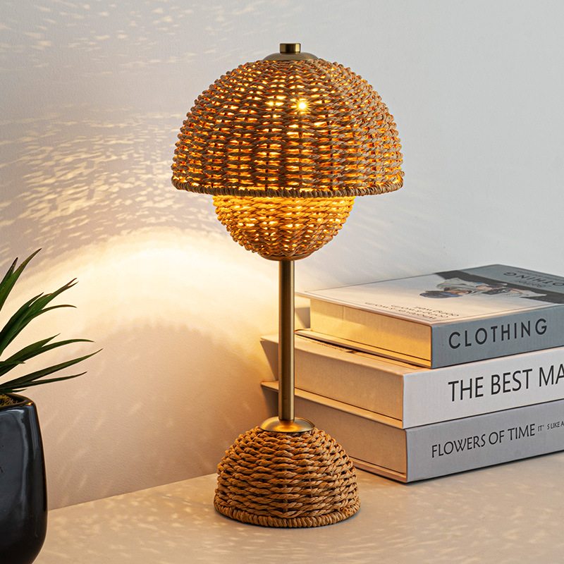 Handgemaakte Bamboe Tafellamp met Warm Licht voor een Sfeervol Interieur