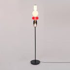 Artistieke Vloerlamp Met Gestapelde Glaselementen En Sfeervolle LED-Verlichting