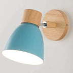 Wandlamp Met Houten Afwerking En Verstelbare Constructie