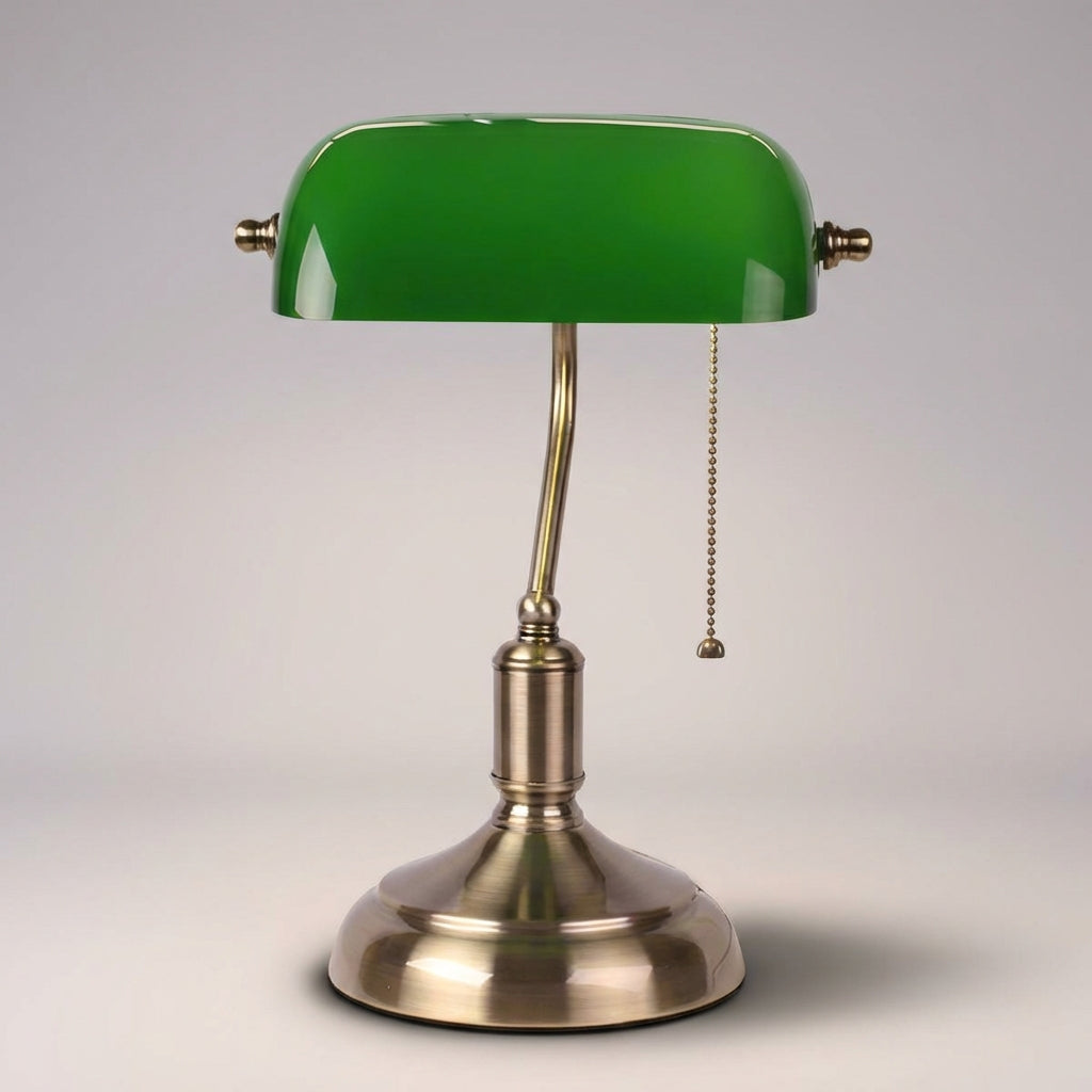 Tafellamp Met Glazen Kap En Metalen Basis Voor Warme Sfeerverlichting