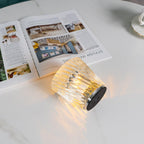 Kristal Tafellamp Met Geslepen Kap En Compact Ontwerp Voor Warme Sfeerlicht