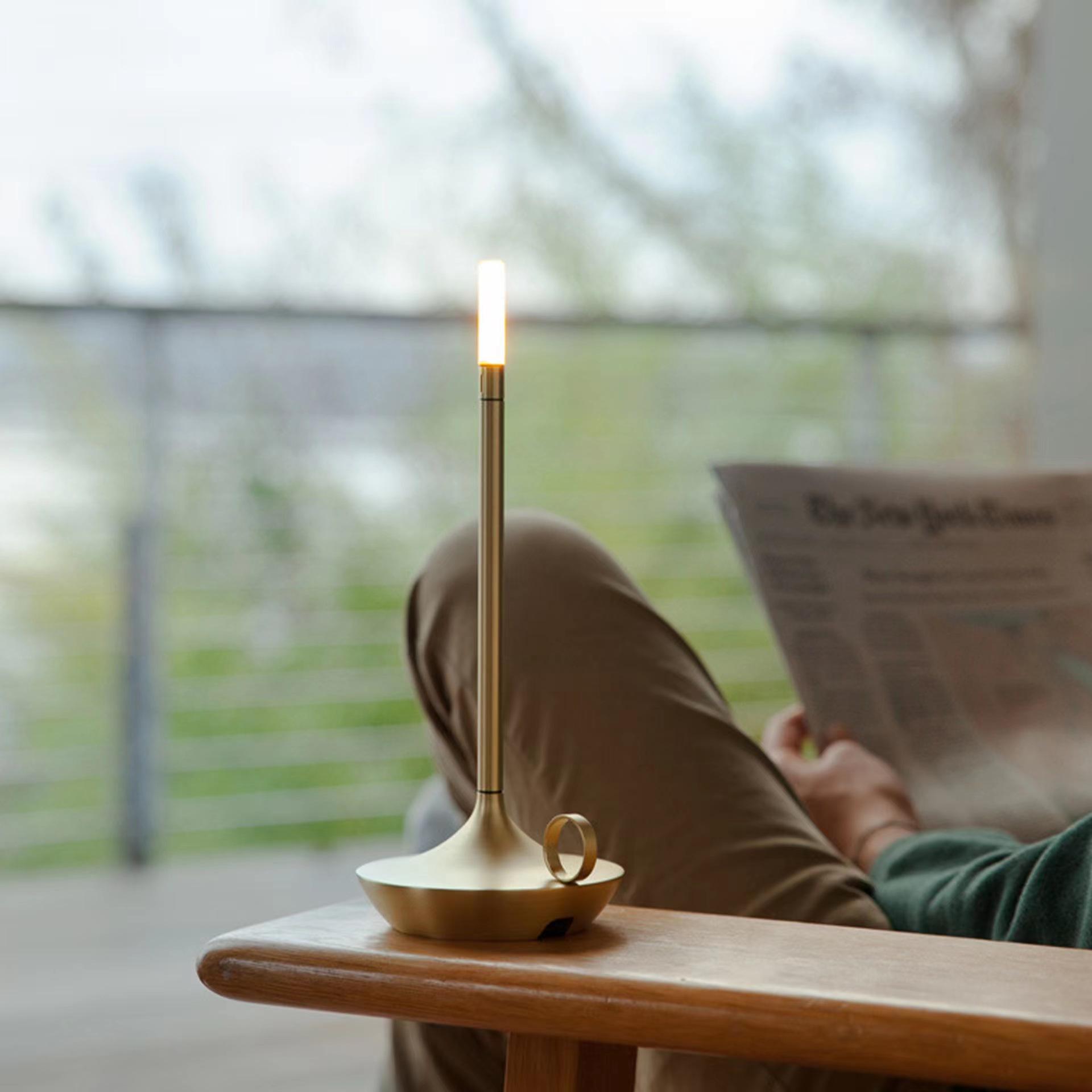 Draagbare led tafellamp met dimbare touch bediening