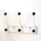 Wandrek Met Haken Voor Dagelijkse Opbergruimte En Moderne Mid Century Sfeer