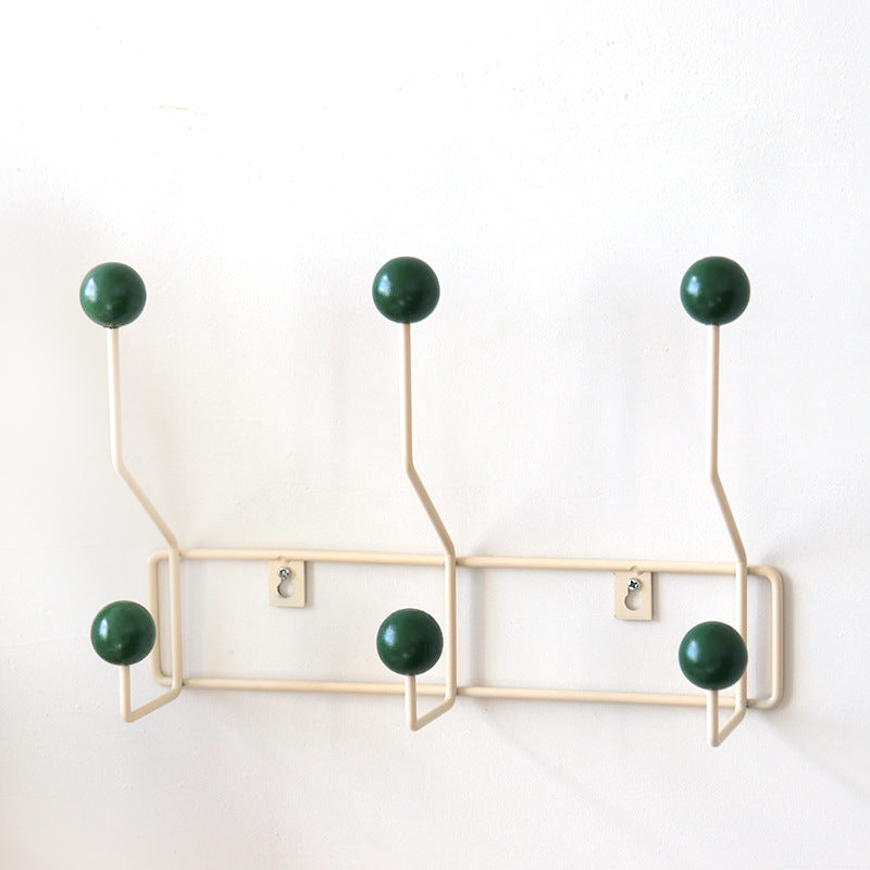 Wandrek Met Haken Voor Dagelijkse Opbergruimte En Moderne Mid Century Sfeer
