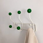 Wandrek Met Haken Voor Dagelijkse Opbergruimte En Moderne Mid Century Sfeer