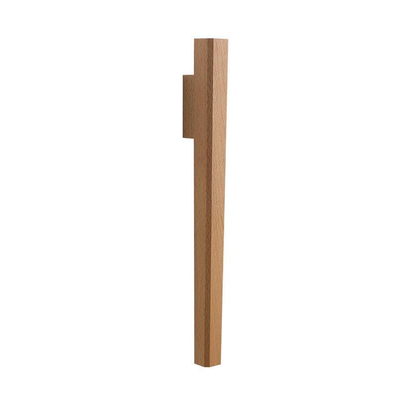 Houten Wandvaas met Slanke Verticale Vorm en Minimalistische Architectuur