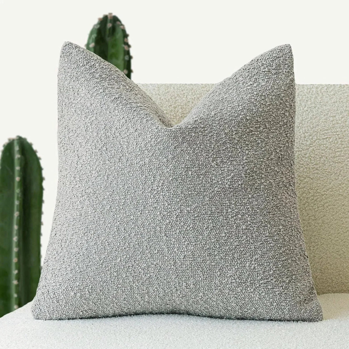Bouclé Kussenhoes met Zachte Structuur en Minimalistische Vorm