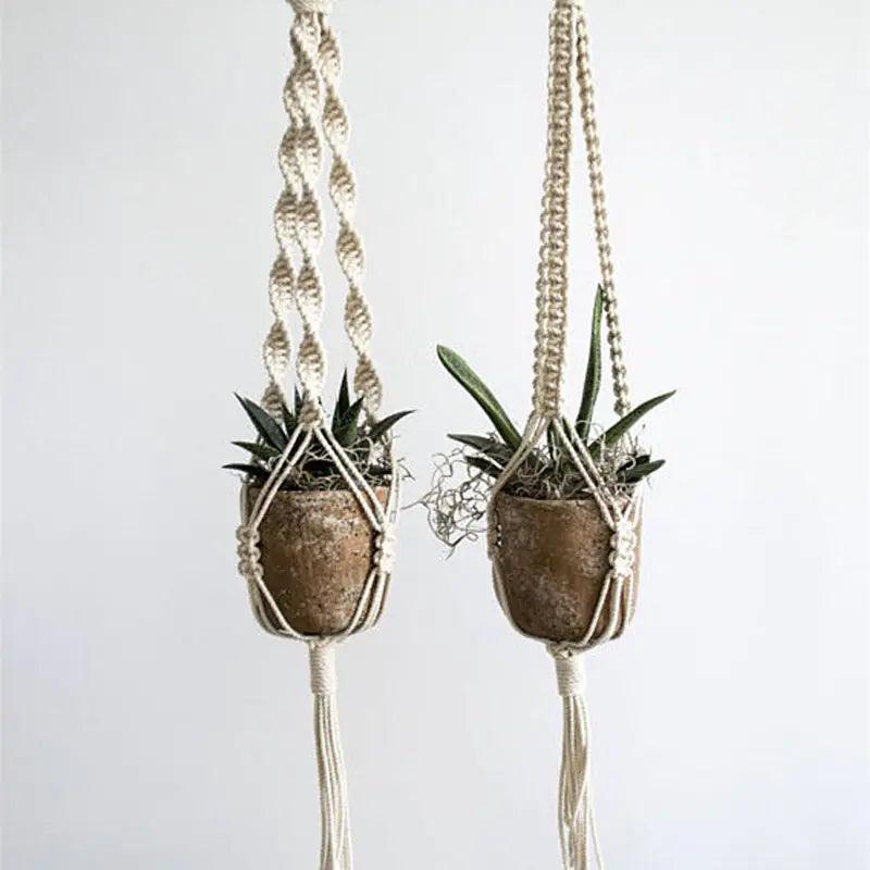 Macramé Hangplanter met Keramische Pot en Natuurlijke Textuur