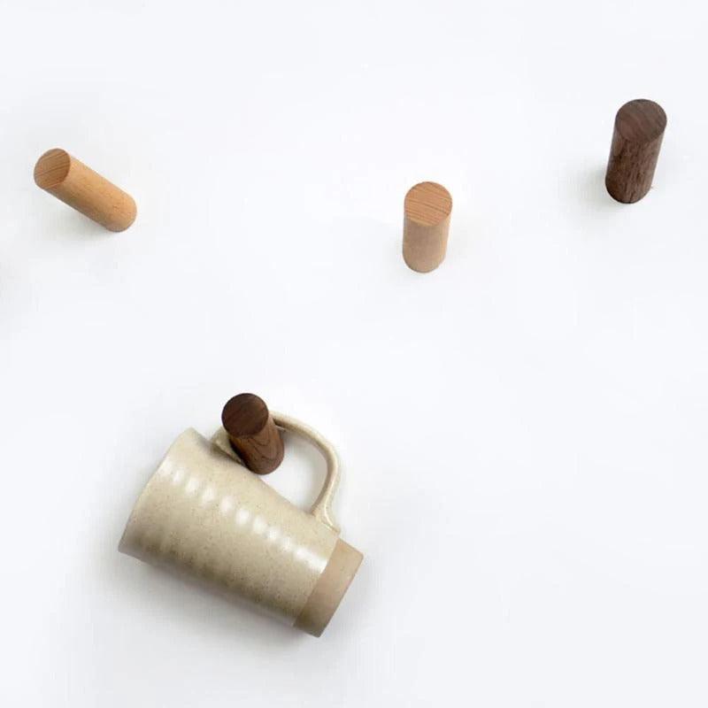 Houten Wandhaak met Schuine Vorm en Sculpturale Uitstraling