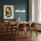Glazen Hanglamp met Houten Accent en Zachte Lichtspreiding