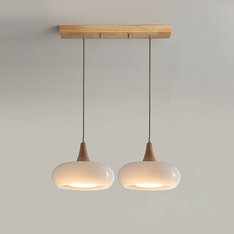 Glazen Hanglamp met Houten Accent en Zachte Lichtspreiding