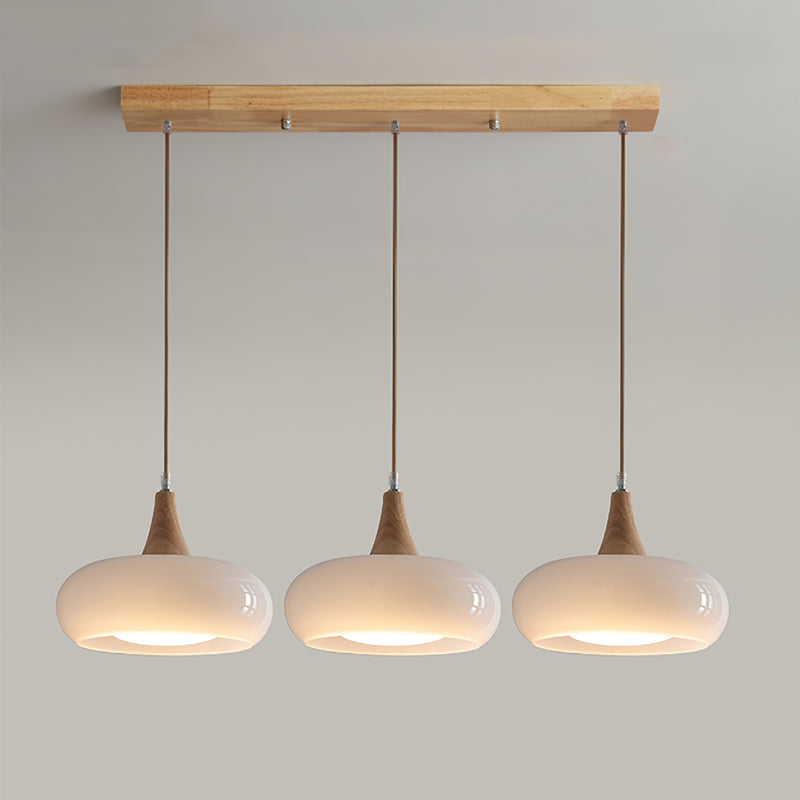 Glazen Hanglamp met Houten Accent en Zachte Lichtspreiding