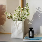 Keramische Vaas met Gevouwen Papierstructuur en Minimalistische Vorm