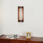 Houten Wandlamp met Minimalistische Vorm en Warme Sfeerverlichting