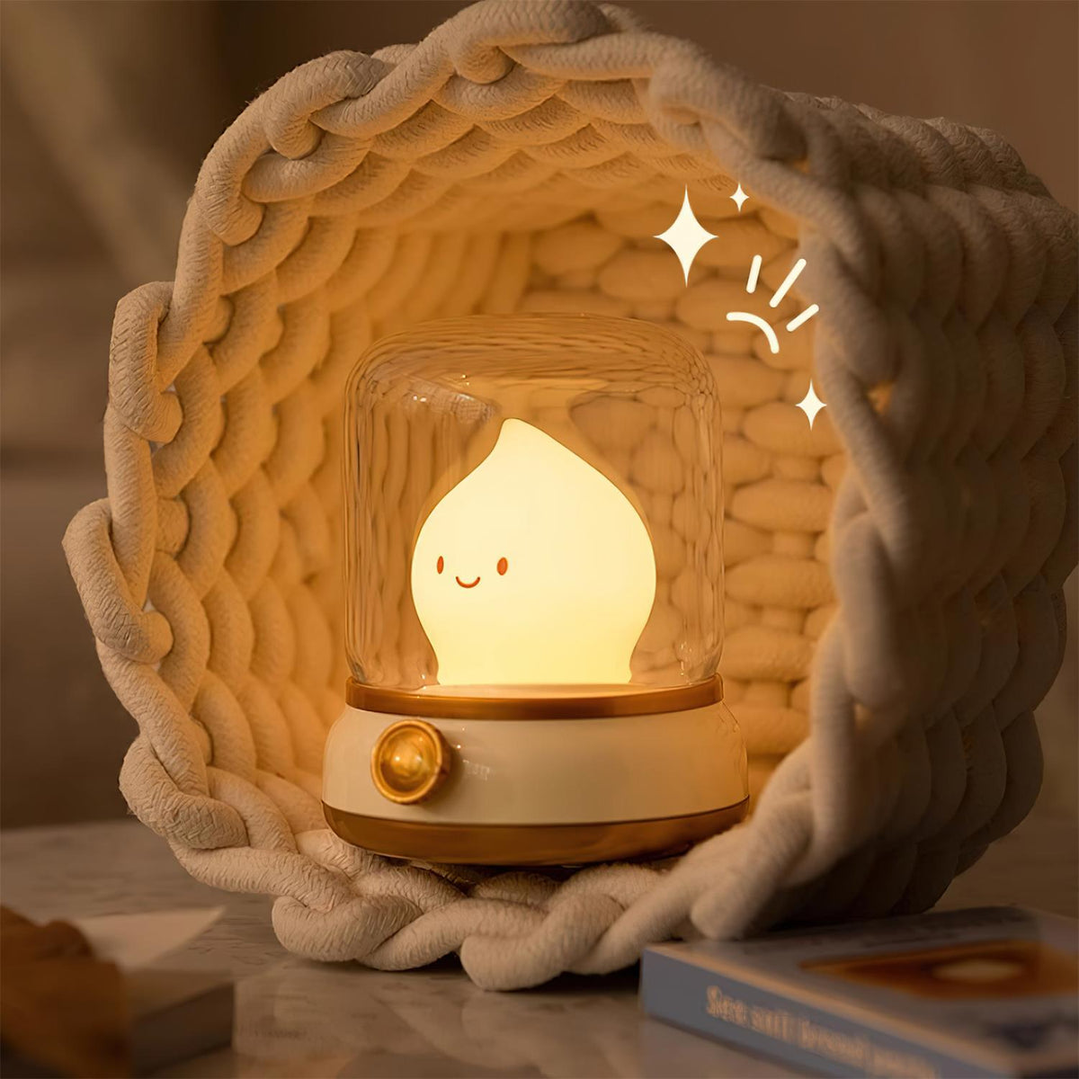 Tafellamp Met Vlamgloed En Compact Ontwerp Voor Warme Sfeerlicht