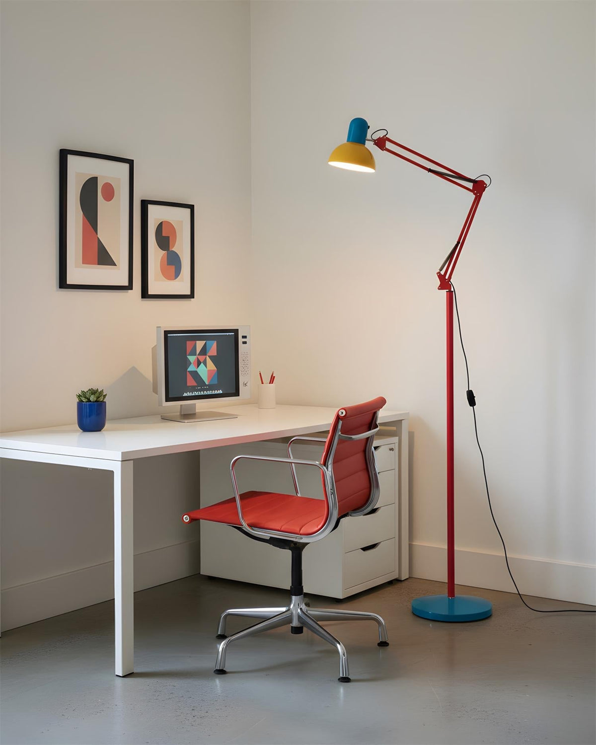 Vloerlamp Met Verstelbare Arm En Dagelijkse Sculpturale Lichtaccenten