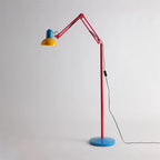 Vloerlamp Met Verstelbare Arm En Dagelijkse Sculpturale Lichtaccenten