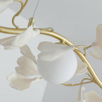 Lunaris Gingko Chandelier Met Sculpturale Glaselementen Voor Moderne Interieurs