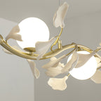 Lunaris Gingko Chandelier Met Sculpturale Glaselementen Voor Moderne Interieurs