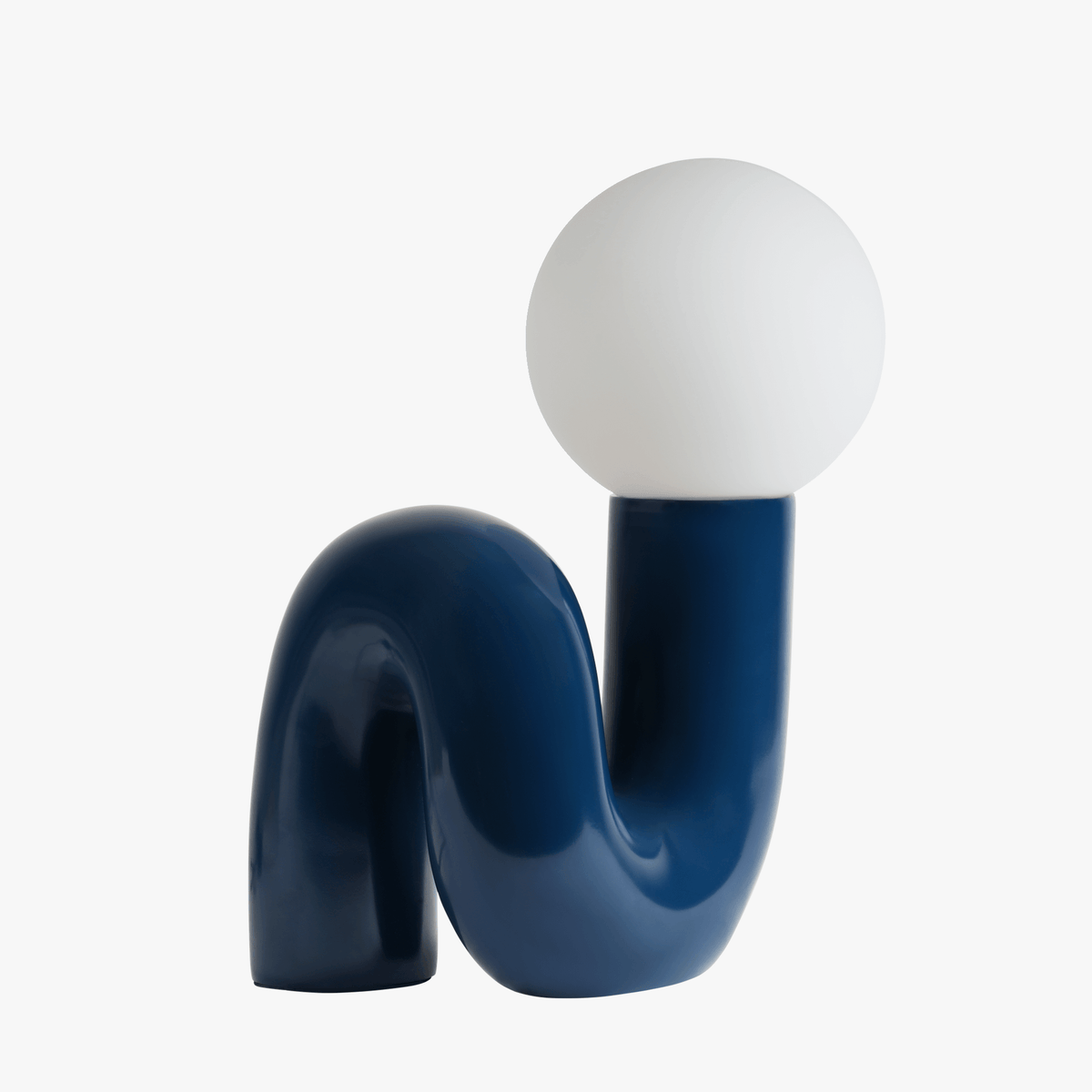 Sculpturale Tafellamp Met Zachte Gloed En Dagelijkse Artistieke Interieurverfijning