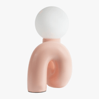 Sculpturale Tafellamp Met Zachte Gloed En Dagelijkse Artistieke Interieurverfijning