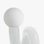 Sculpturale Tafellamp Met Zachte Gloed En Dagelijkse Artistieke Interieurverfijning