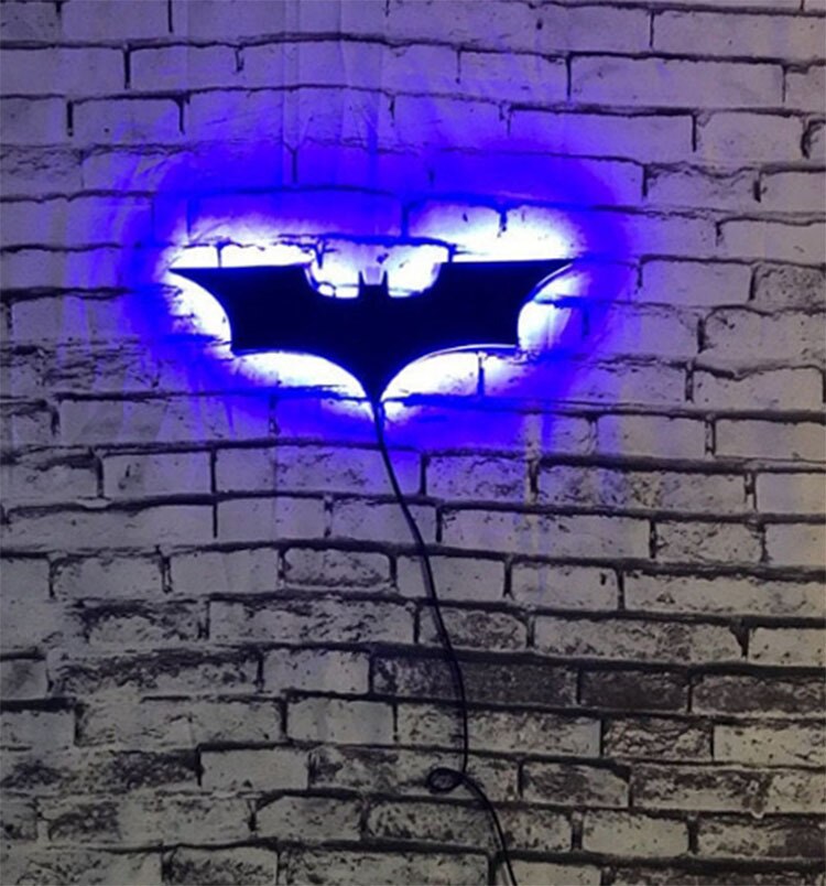 LED Wandlamp Met Moderne Vorm En Dimbare Lichtval Voor Stijlvolle Ruimtes