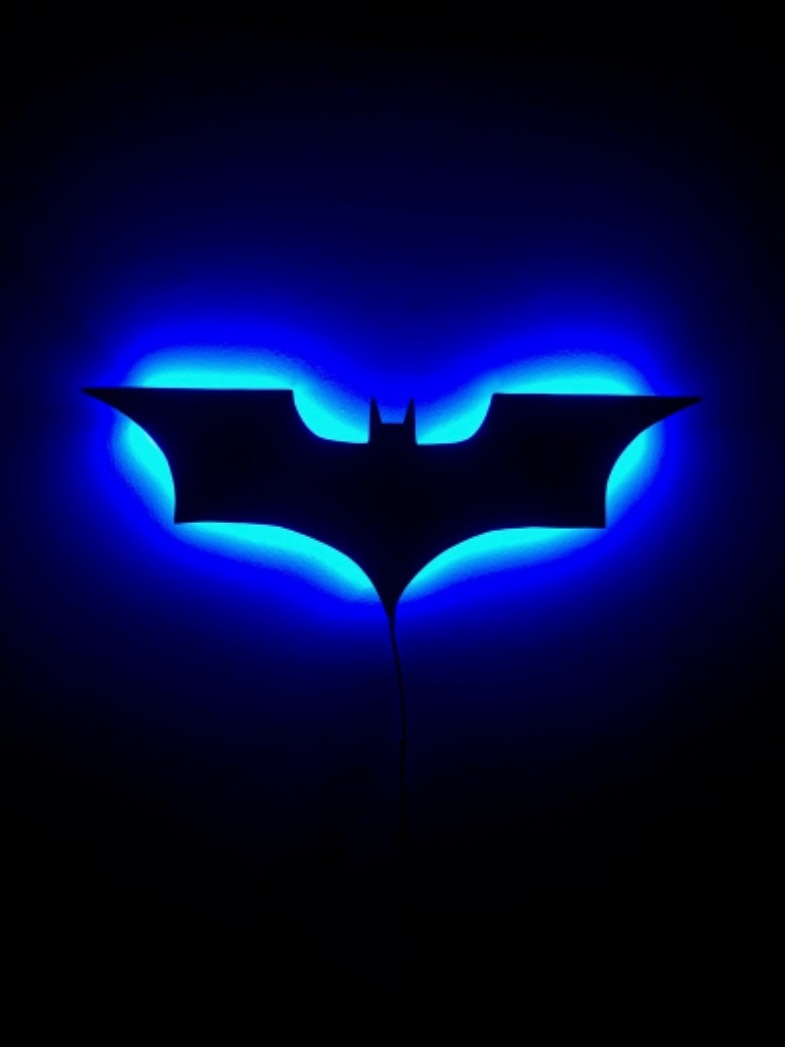 LED Wandlamp Met Moderne Vorm En Dimbare Lichtval Voor Stijlvolle Ruimtes